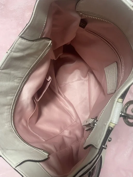 Coach - Picture 6 of 16